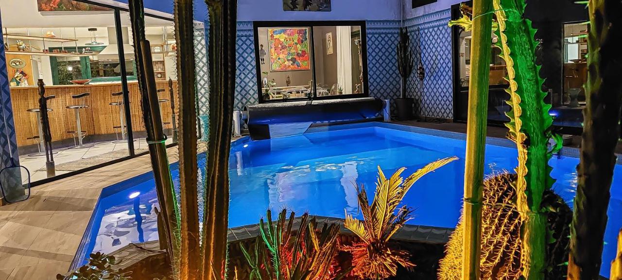 Margrit, Escapade En Bord De Et Detente Dans La Piscine Chauffee Calais